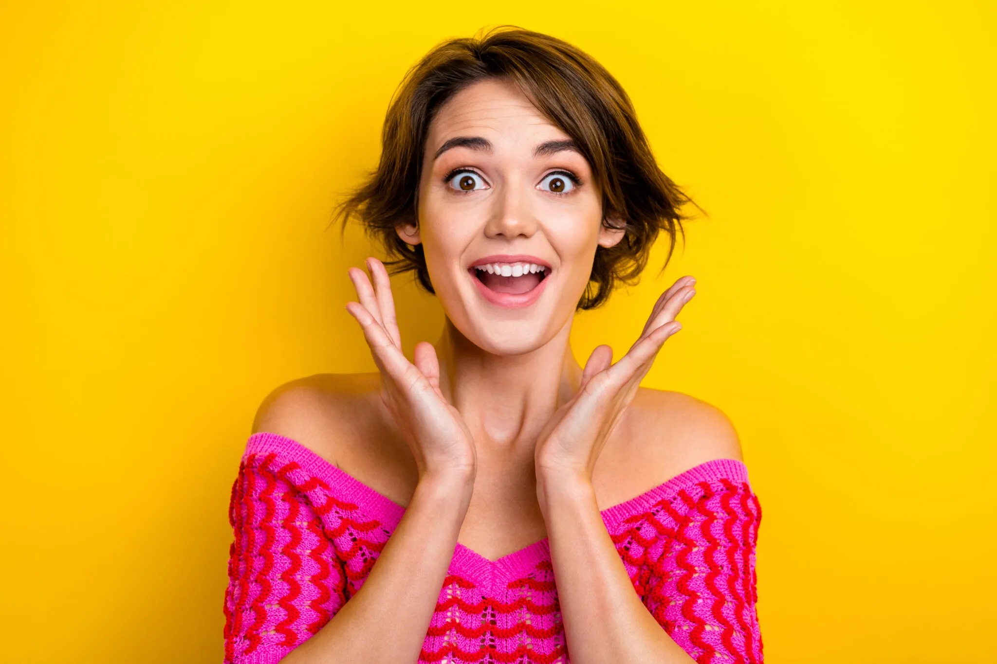 32145 confident smile