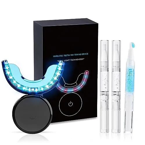 /img/32182-smiling-after-teeth-whitening.webp