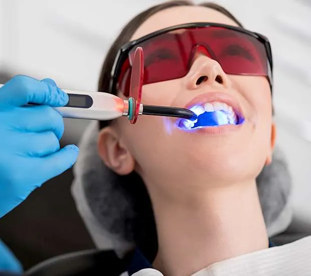 32212 foods and drinks that stain teeth