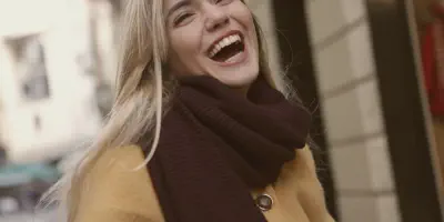 /img/32272-teeth-whitening-maintenance.webp