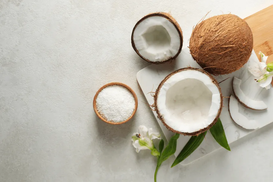 /img/32295-coconut-oil-teeth-whitening-7.webp