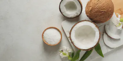 /img/32295-coconut-oil-teeth-whitening-7.webp