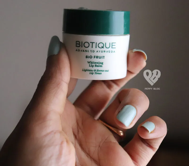 32313 lip balm application