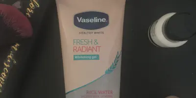 /img/32338-apply-vaseline.webp