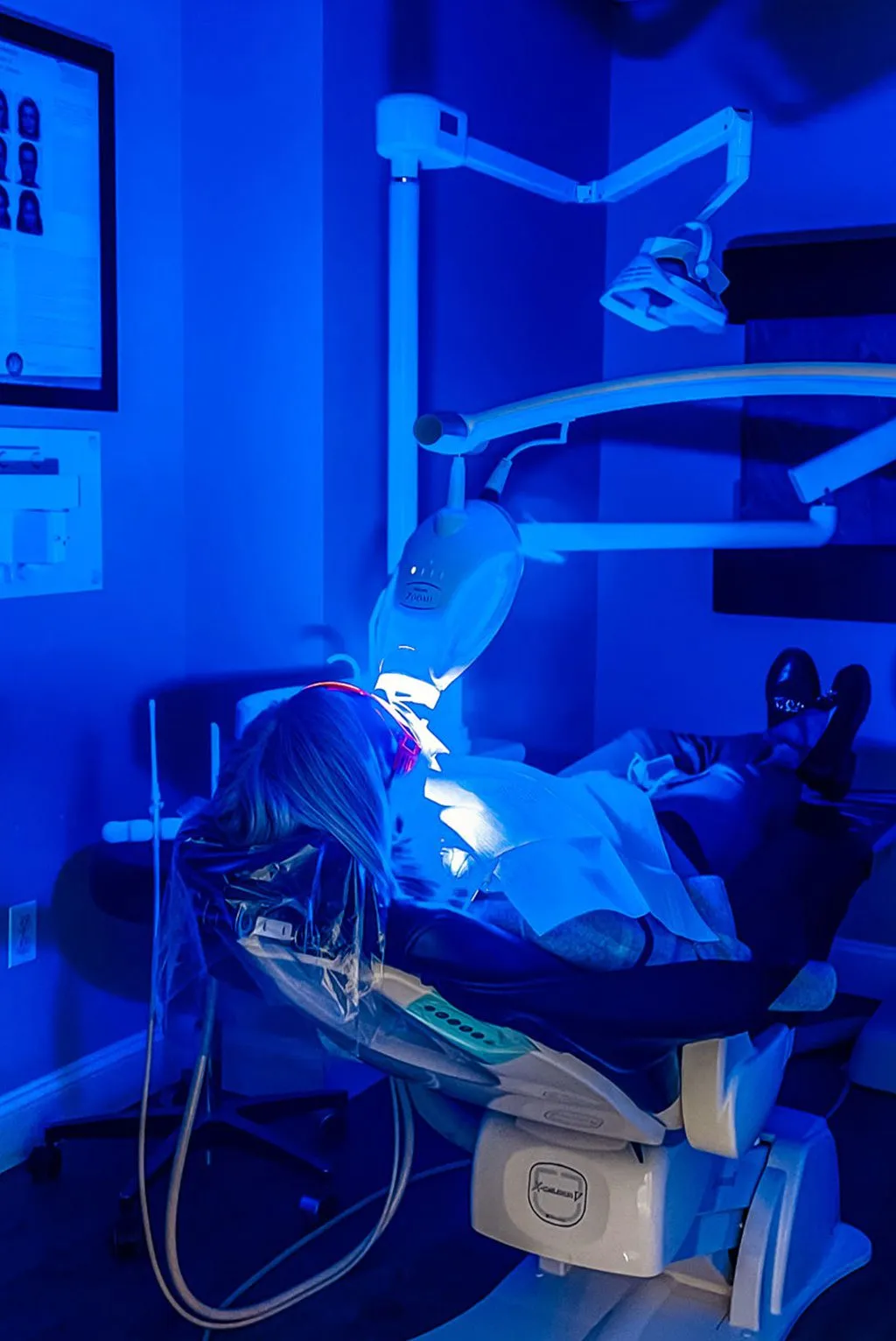 /img/32381-dental-professional.webp