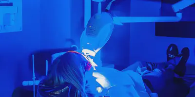 /img/32381-dental-professional.webp